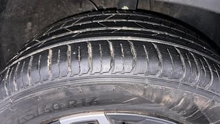 Used 2022 Hyundai Venue [2019-2022] SX 1.0  Turbo Petrol Manual tyres RIGHT FRONT TYRE TREAD VIEW