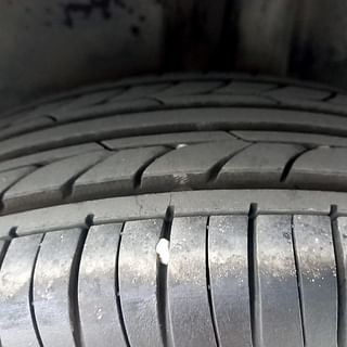 Used 2012 Volkswagen Polo [2010-2014] Comfortline 1.2L (P) Petrol Manual tyres LEFT REAR TYRE TREAD VIEW