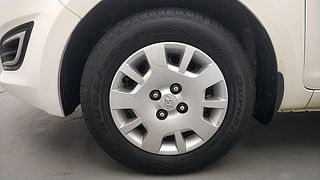 Used 2014 Hyundai i20 [2012-2014] Magna 1.2 Petrol Manual tyres LEFT FRONT TYRE RIM VIEW