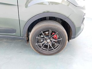 Used 2021 Tata Nexon XMA AMT S Petrol Automatic tyres RIGHT FRONT TYRE RIM VIEW