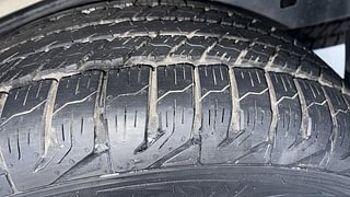 Used 2014 Toyota Fortuner [2012-2016] 3.0 4x2 MT Diesel Manual tyres LEFT REAR TYRE TREAD VIEW