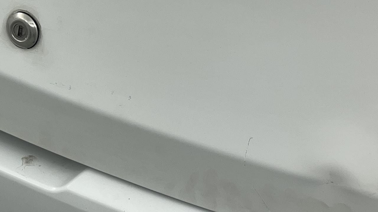 Used 2015 Hyundai Eon [2011-2018] Era + Petrol Manual dents MINOR SCRATCH