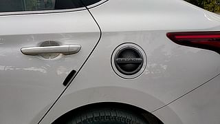 Used 2018 Hyundai Verna [2017-2020] 1.6 VTVT SX Petrol Manual dents MINOR SCRATCH