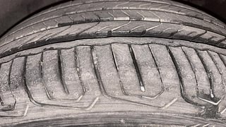 Used 2022 Tata Altroz XZ Plus Turbo Petrol Manual tyres RIGHT FRONT TYRE TREAD VIEW