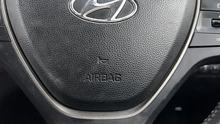 Used 2015 Hyundai Elite i20 [2014-2018] Asta 1.2 Petrol Manual top_features Airbags