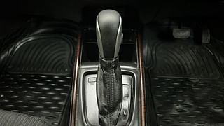 Used 2017 Maruti Suzuki Baleno [2015-2019] Alpha AT Petrol Petrol Automatic interior GEAR  KNOB VIEW
