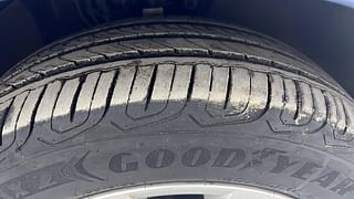 Used 2016 Volkswagen Ameo [2016-2017] Highline 1.5L AT (D) Diesel Automatic tyres RIGHT FRONT TYRE TREAD VIEW