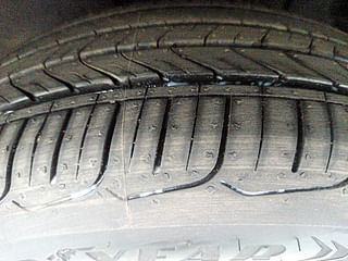 Used 2020 Tata Altroz XT 1.2 Petrol Manual tyres LEFT FRONT TYRE TREAD VIEW