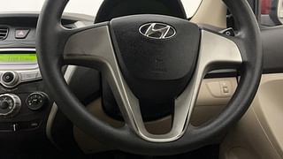 Used 2017 Hyundai Eon [2011-2018] Sportz Petrol Manual top_features Airbags