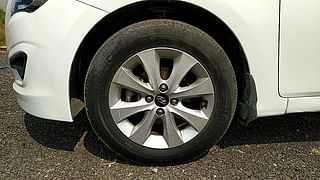 Used 2016 Hyundai Fluidic Verna 4S [2015-2017] 1.6 VTVT S (O) AT Petrol Automatic tyres LEFT FRONT TYRE RIM VIEW
