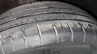 Used 2016 Maruti Suzuki Baleno [2015-2019] Alpha Petrol Petrol Manual tyres RIGHT REAR TYRE TREAD VIEW