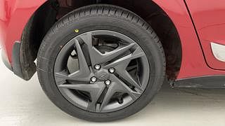 Used 2021 Hyundai New i20 Sportz 1.2 MT Petrol Manual tyres RIGHT REAR TYRE RIM VIEW