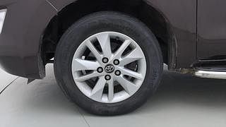 Used 2016 Toyota Innova Crysta [2016-2020] 2.4 G Diesel Manual tyres LEFT FRONT TYRE RIM VIEW