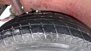 Used 2011 Maruti Suzuki Wagon R 1.0 [2010-2019] LXi Petrol Manual tyres RIGHT REAR TYRE TREAD VIEW