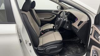 Used 2018 Hyundai Elite i20 [2014-2018] Sportz 1.2 Petrol Manual interior RIGHT SIDE FRONT DOOR CABIN VIEW