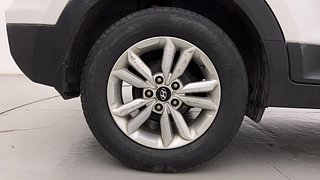 Used 2016 Hyundai Creta [2015-2018] 1.6 SX Plus Petrol Petrol Manual tyres RIGHT REAR TYRE RIM VIEW