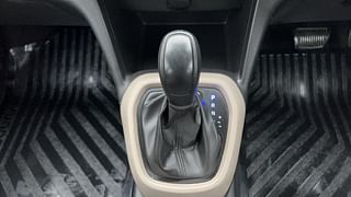 Used 2018 Hyundai Grand i10 [2017-2020] Magna AT 1.2 Kappa VTVT Petrol Automatic interior GEAR  KNOB VIEW