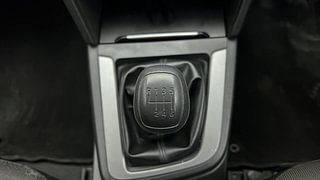 Used 2018 Hyundai Elantra [2016-2022] 2.0 S Petrol Manual interior GEAR  KNOB VIEW