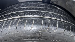 Used 2014 Hyundai Elite i20 [2014-2018] Asta 1.2 Petrol Manual tyres LEFT FRONT TYRE TREAD VIEW