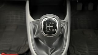 Used 2020 Hyundai Grand i10 Nios Sportz 1.2 Kappa VTVT CNG Petrol+cng Manual interior GEAR  KNOB VIEW