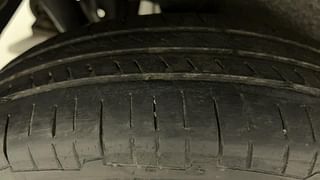 Used 2016 Maruti Suzuki Wagon R 1.0 [2013-2019] LXi CNG Petrol+cng Manual tyres RIGHT REAR TYRE TREAD VIEW
