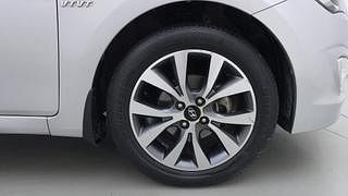 Used 2016 Hyundai Fluidic Verna 4S [2015-2018] 1.6 VTVT SX Petrol Manual tyres RIGHT FRONT TYRE RIM VIEW
