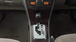 Used 2012 Toyota Corolla Altis [2011-2014] G AT Petrol Petrol Automatic interior GEAR  KNOB VIEW