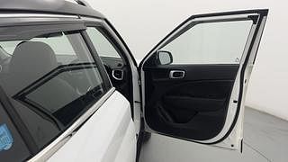 Used 2020 Hyundai Venue [2019-2022] SX 1.0  Turbo Petrol Manual interior RIGHT FRONT DOOR OPEN VIEW