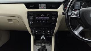 Used 2014 Skoda Octavia [2013-2017] Elegance 1.8 TSI AT Petrol Automatic interior MUSIC SYSTEM & AC CONTROL VIEW