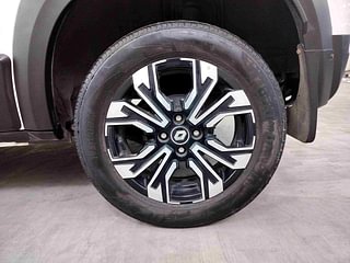 Used 2022 Renault Kiger RXZ MT Petrol Manual tyres LEFT REAR TYRE RIM VIEW