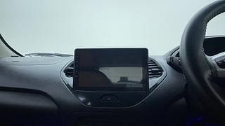 Used 2017 Ford Figo [2015-2019] Titanium 1.2 Ti-VCT Petrol Manual top_features Integrated (in-dash) music system