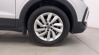 Used 2022 Volkswagen Taigun Highline 1.0 TSI MT Petrol Manual tyres RIGHT FRONT TYRE RIM VIEW