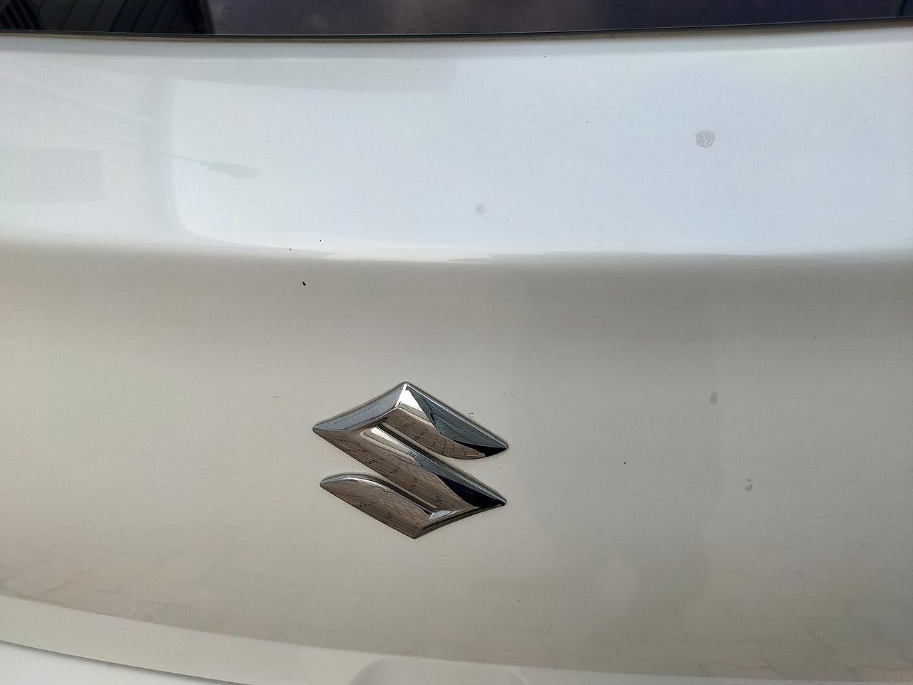 Used 2018 Maruti Suzuki Swift [2017-2021] ZXi Plus Petrol Manual dents MINOR SCRATCH