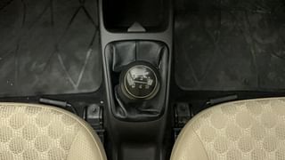 Used 2018 Hyundai Eon [2011-2018] Magna + (O) Petrol Manual interior GEAR  KNOB VIEW