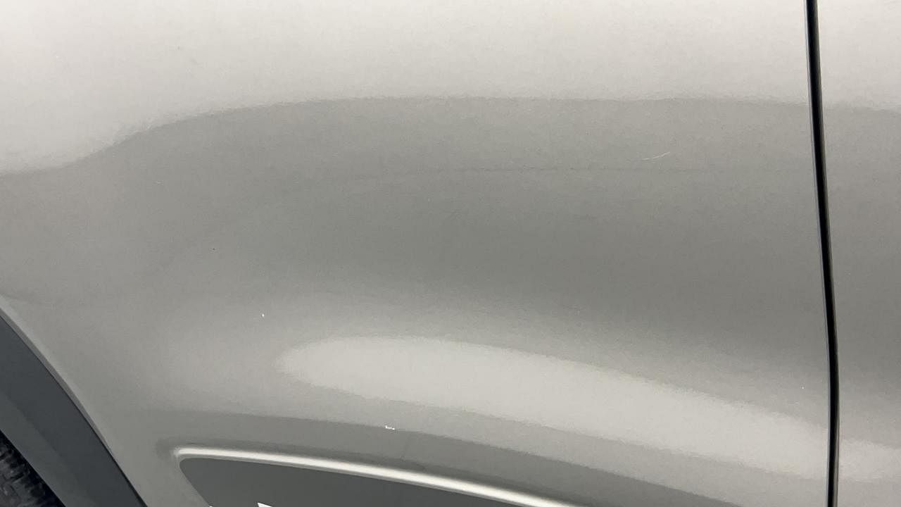 Used 2019 Renault Kwid [2015-2019] 1.0 RXT AMT Opt Petrol Automatic dents MINOR SCRATCH