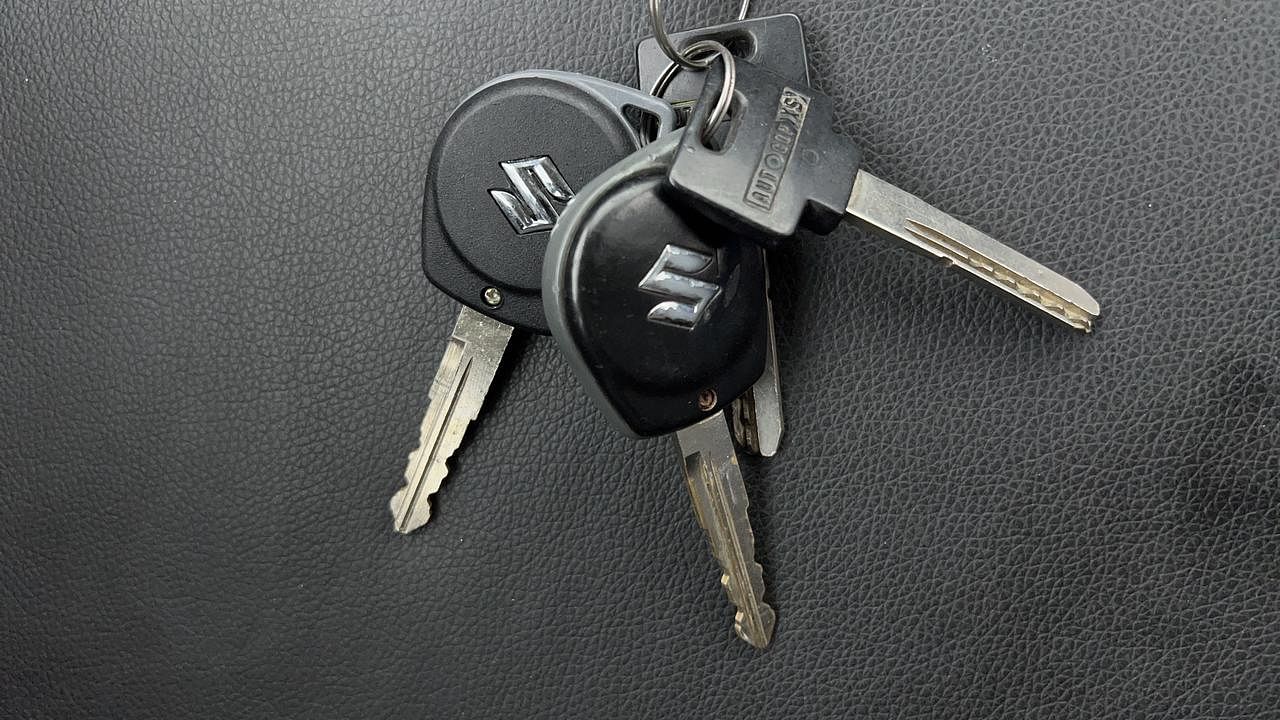 Used 2013 Maruti Suzuki Swift [2011-2017] VXi Petrol Manual extra CAR KEY VIEW