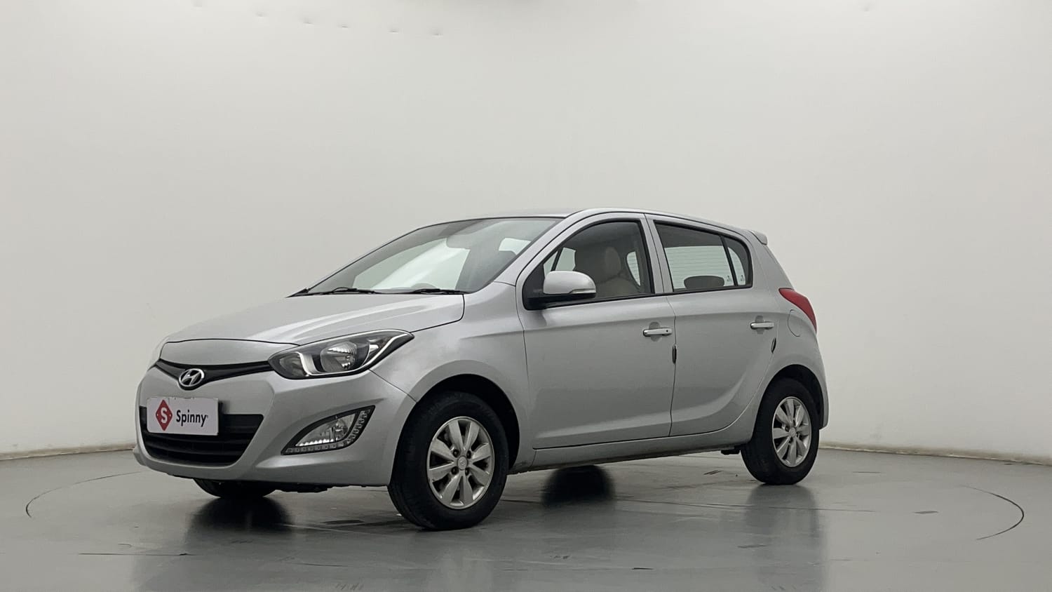 LEFT FRONT CORNER VIEW