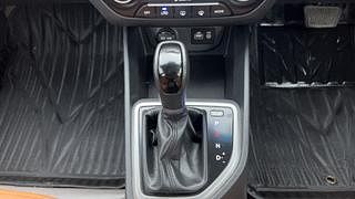 Used 2017 Hyundai Creta [2015-2018] 1.6 SX Plus Auto Petrol Petrol Automatic interior GEAR  KNOB VIEW