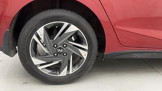 Used 2021 Hyundai New i20 Asta (O) 1.5 MT Dual Tone Diesel Manual tyres RIGHT REAR TYRE RIM VIEW
