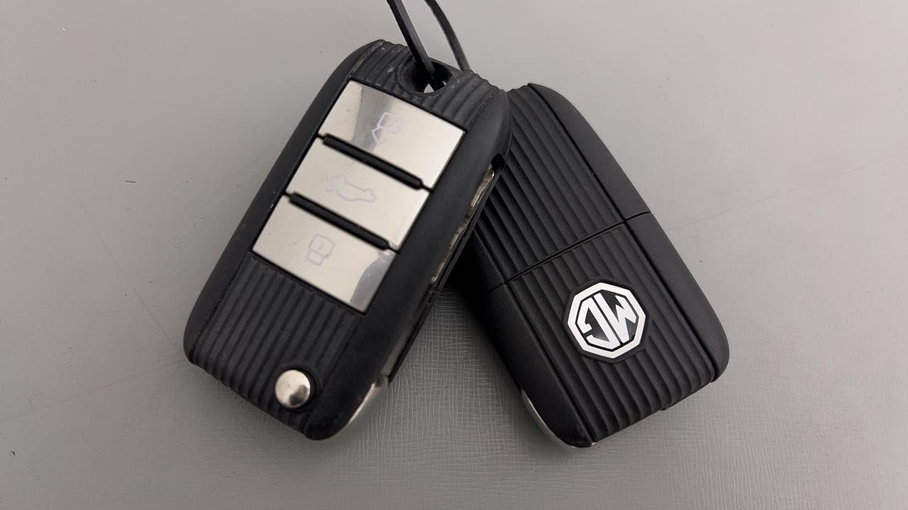 Used 2022 MG Motors Astor Super 1.5 MT Petrol Manual extra CAR KEY VIEW