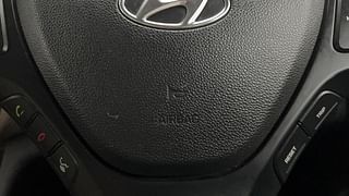 Used 2020 Hyundai Grand i10 [2017-2020] Sportz 1.2 Kappa VTVT Petrol Manual top_features Airbags