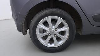 Used 2015 Hyundai Grand i10 [2013-2017] Asta AT 1.2 Kappa VTVT Petrol Automatic tyres RIGHT REAR TYRE RIM VIEW