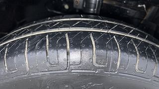 Used 2011 Maruti Suzuki Swift [2011-2017] VXi Petrol Manual tyres RIGHT FRONT TYRE TREAD VIEW