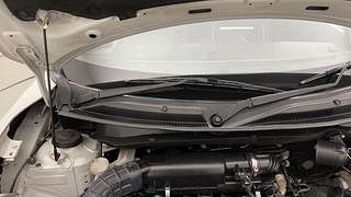 Used 2022 Maruti Suzuki Swift LXI Petrol Manual engine ENGINE RIGHT SIDE HINGE & APRON VIEW