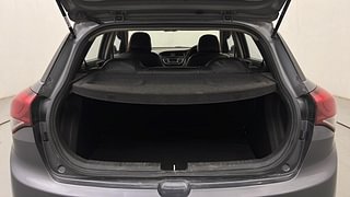 Used 2015 Hyundai Elite i20 [2014-2018] Sportz 1.2 Petrol Manual interior DICKY INSIDE VIEW
