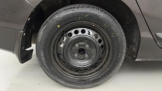 Used 2015 Honda City [2014-2017] SV Petrol Manual tyres RIGHT REAR TYRE RIM VIEW