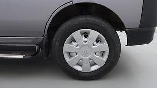Used 2021 Maruti Suzuki Eeco STD 7 STR Petrol Manual tyres RIGHT FRONT TYRE RIM VIEW