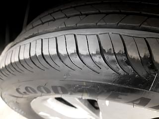 Used 2016 Maruti Suzuki S-Cross [2015-2017] Zeta 1.3 Diesel Manual tyres LEFT FRONT TYRE TREAD VIEW
