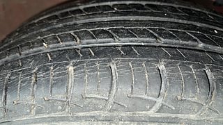 Used 2014 Maruti Suzuki Swift [2011-2017] ZXi Petrol Manual tyres RIGHT FRONT TYRE TREAD VIEW