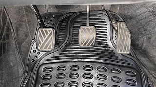 Used 2016 Maruti Suzuki Baleno [2015-2019] Alpha Petrol Petrol Manual interior PEDALS VIEW